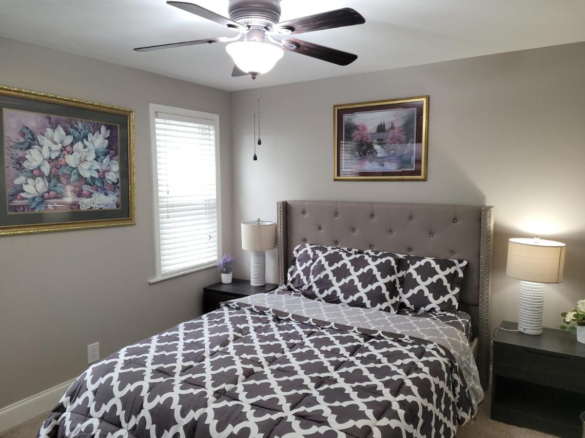 Apartment With Brand New Furniture And Large Parking West Seneca Buitenkant foto