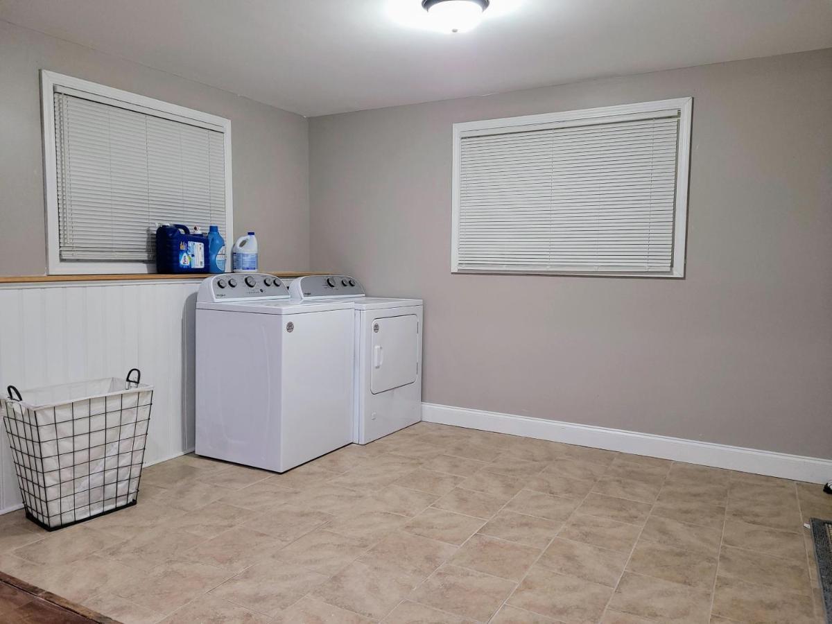 Apartment With Brand New Furniture And Large Parking West Seneca Buitenkant foto