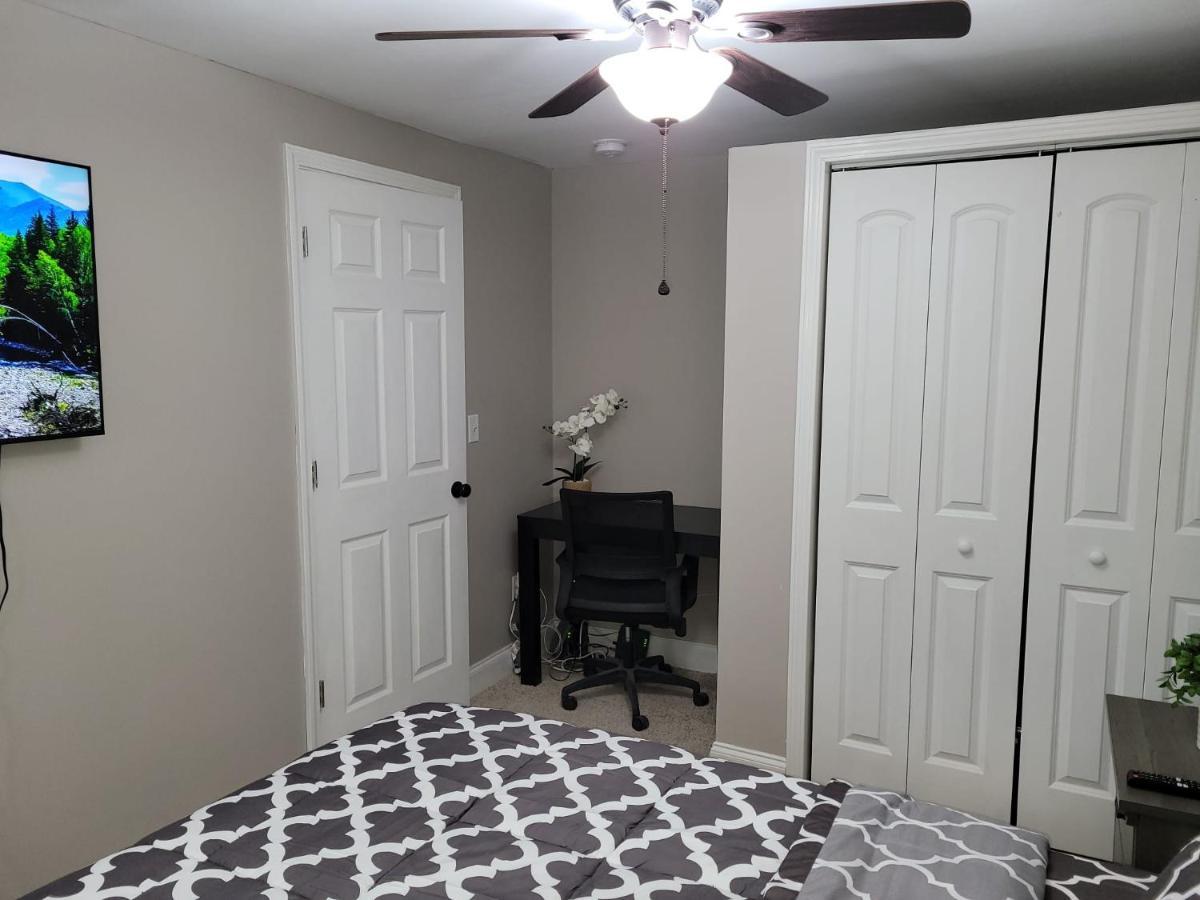 Apartment With Brand New Furniture And Large Parking West Seneca Buitenkant foto