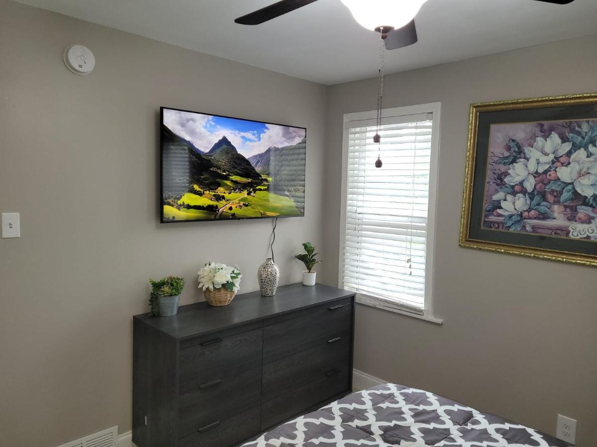 Apartment With Brand New Furniture And Large Parking West Seneca Buitenkant foto