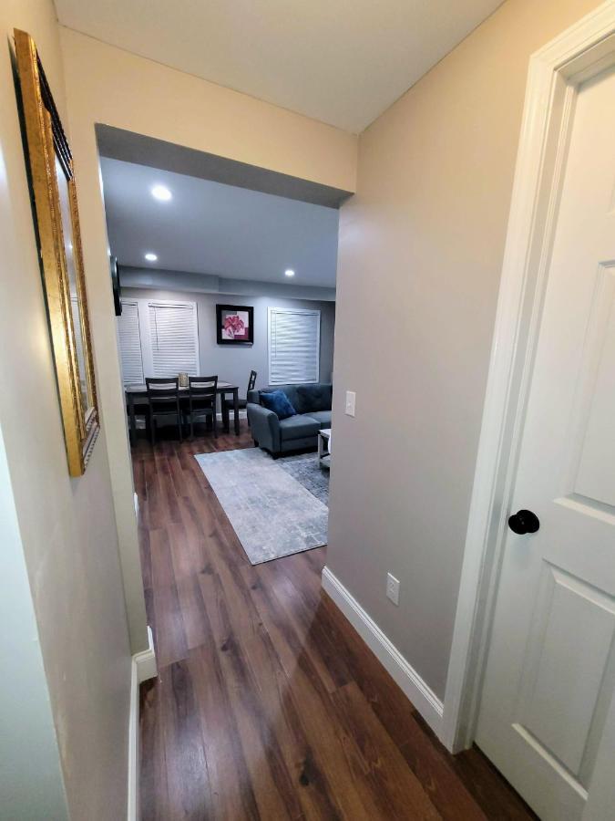 Apartment With Brand New Furniture And Large Parking West Seneca Buitenkant foto