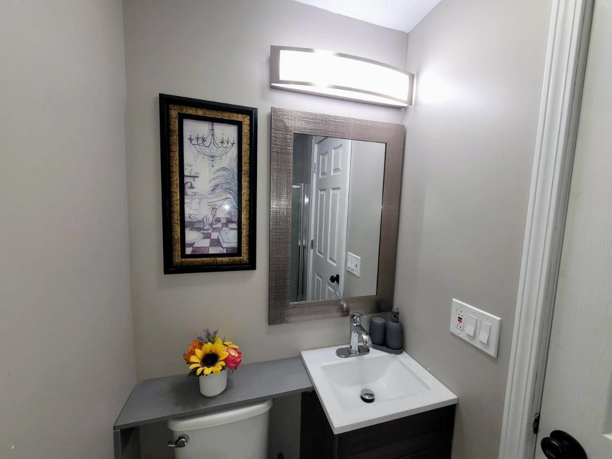 Apartment With Brand New Furniture And Large Parking West Seneca Buitenkant foto