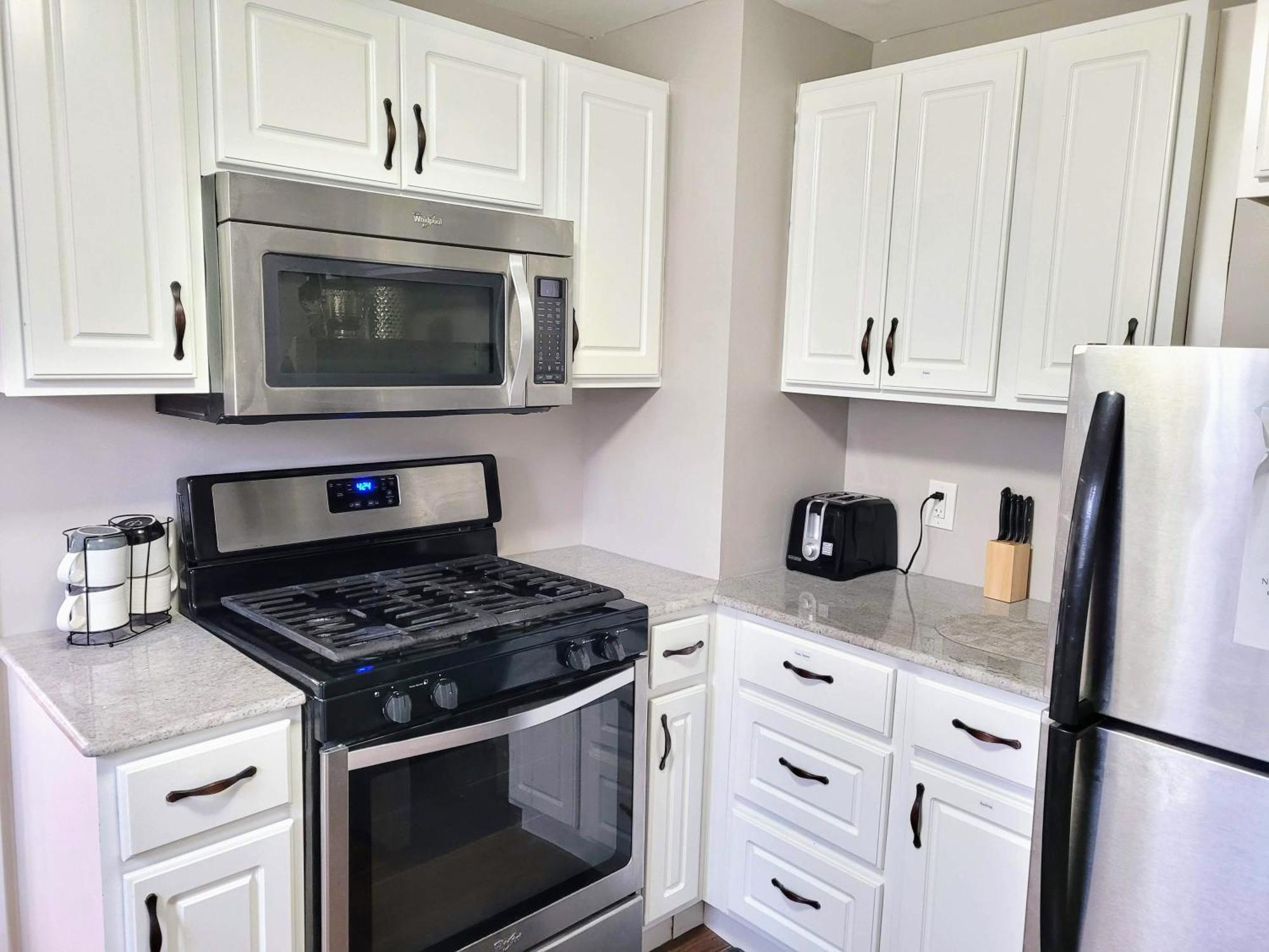 Apartment With Brand New Furniture And Large Parking West Seneca Buitenkant foto