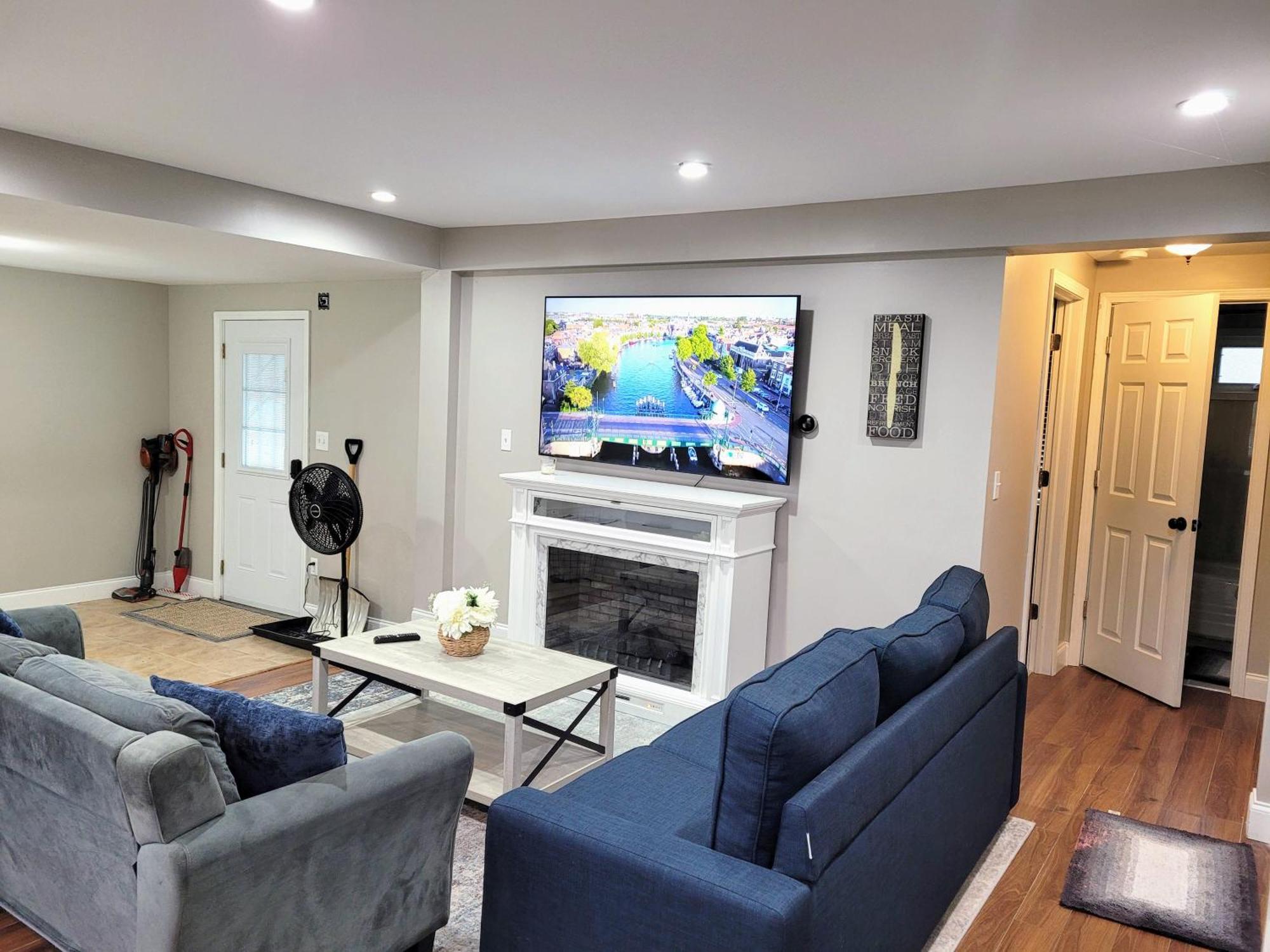 Apartment With Brand New Furniture And Large Parking West Seneca Buitenkant foto